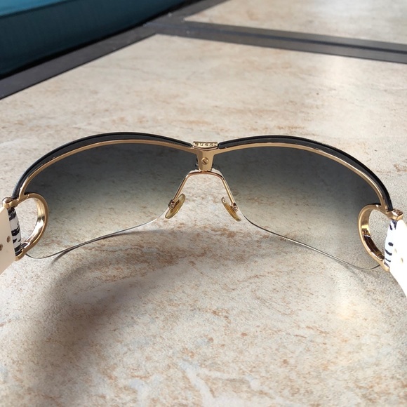 Gucci sunglasses zebra horsebit logo (limited) - Picture 8 of 8